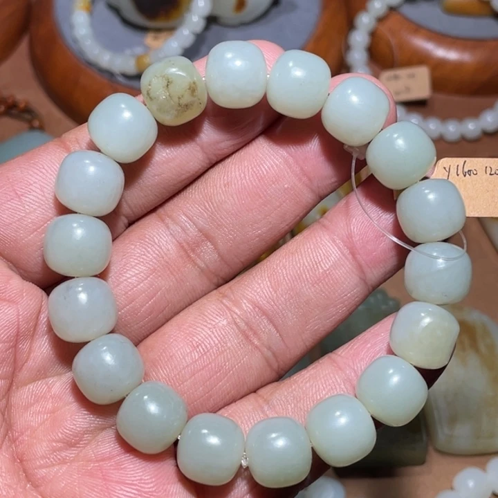 和田玉未镶嵌手串