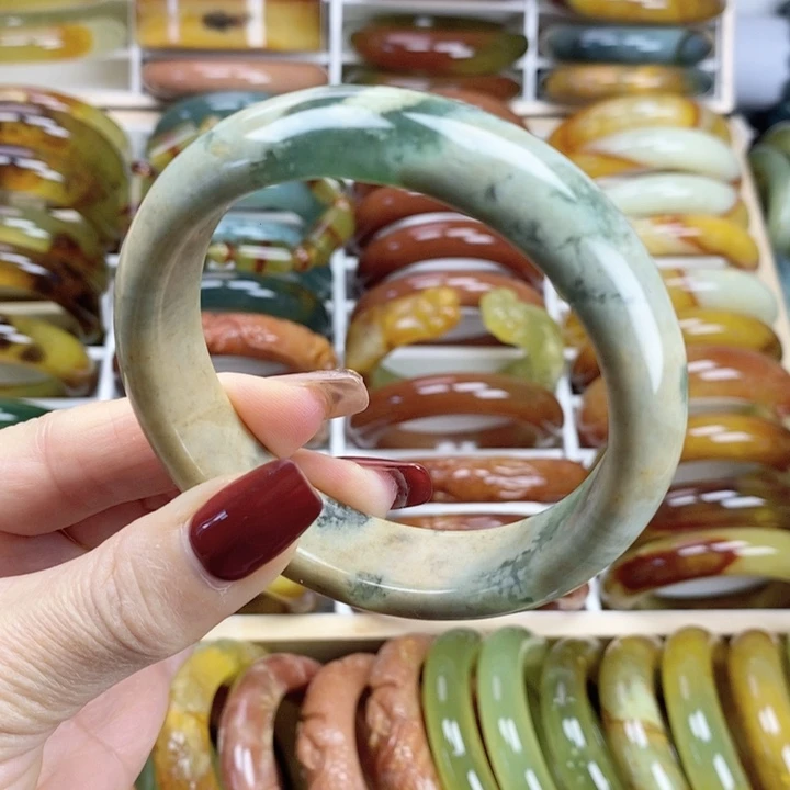 蛇纹石玉手镯未镶嵌60