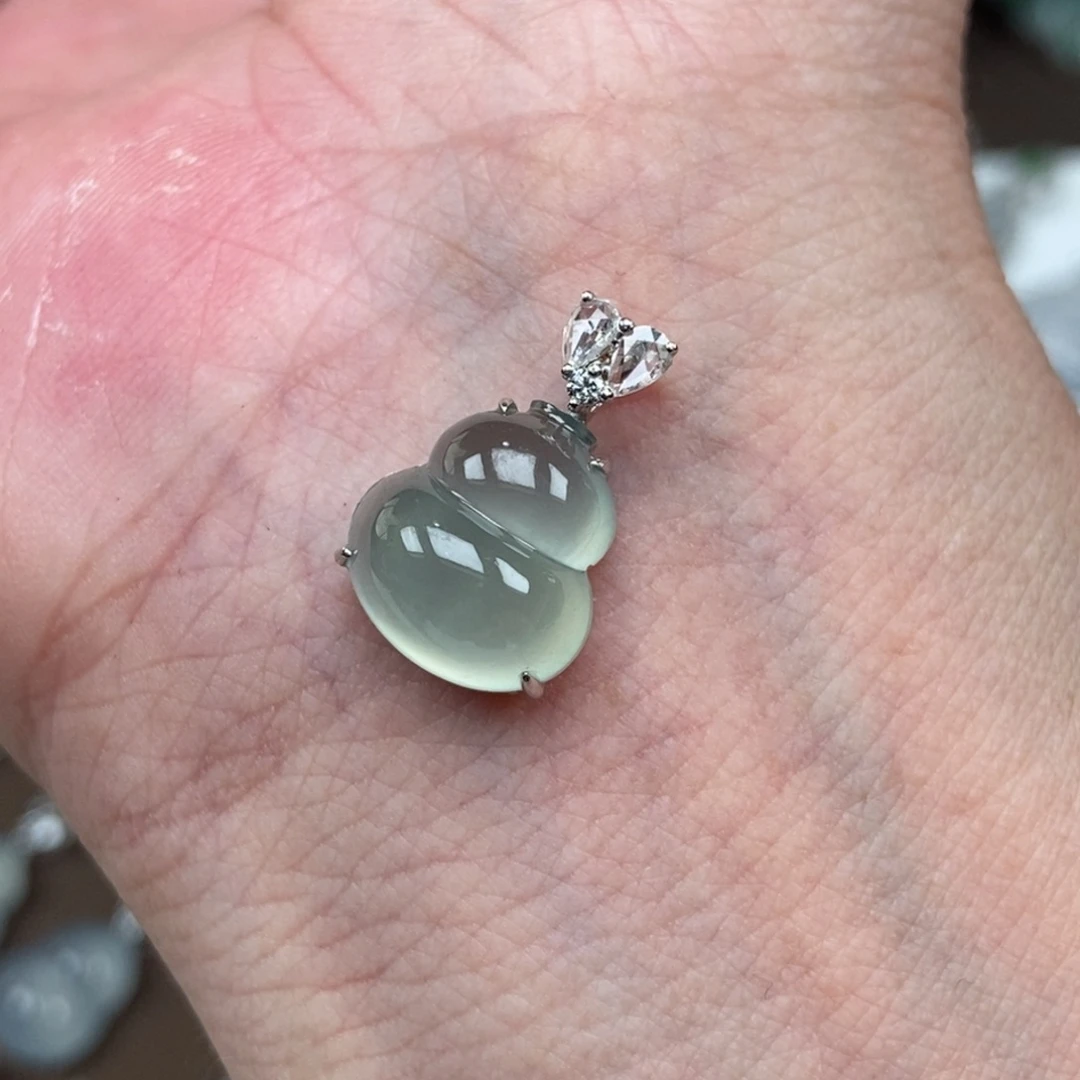 翡翠18K金镶嵌吊坠(不含链)葫芦