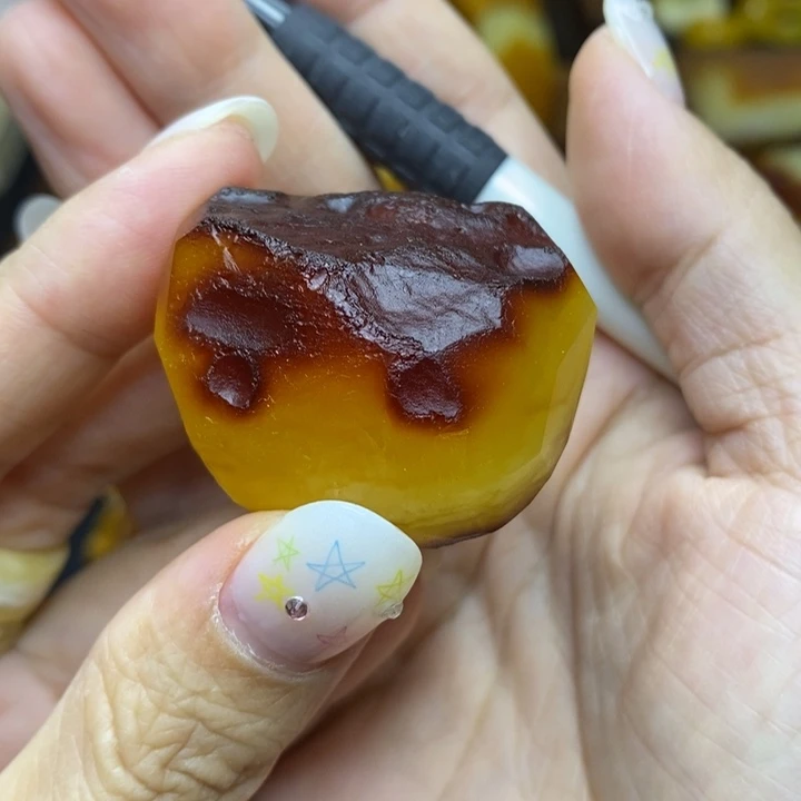 未镶嵌定制琥珀你**案胖