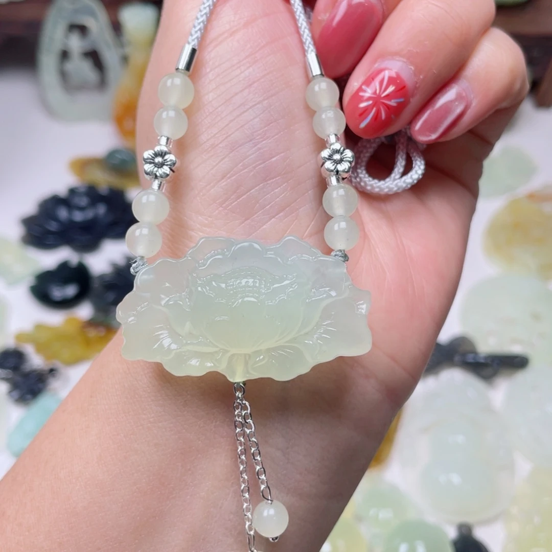 蛇纹石玉颈饰未镶嵌