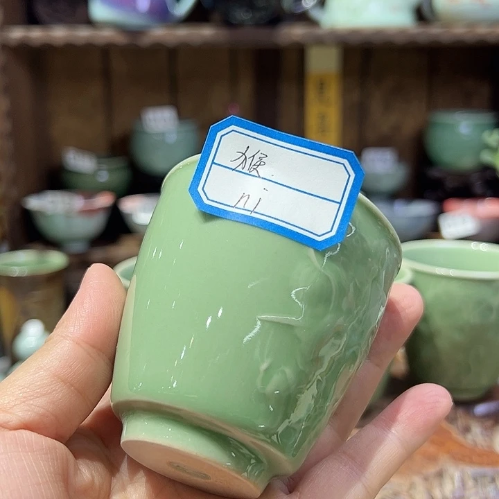 n*龙泉敬悦青瓷品茗杯