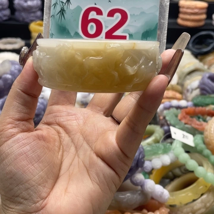 石英岩玉未镶嵌手镯