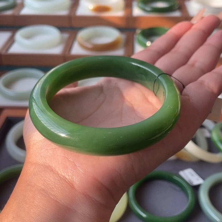 未镶嵌手镯和田玉6061