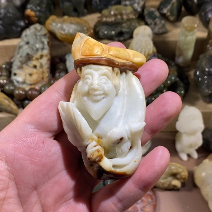 透闪石质玉未镶嵌挂件