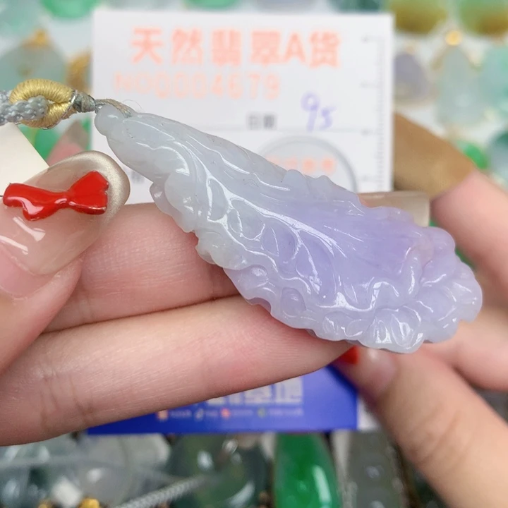 颈饰未镶嵌翡翠白菜