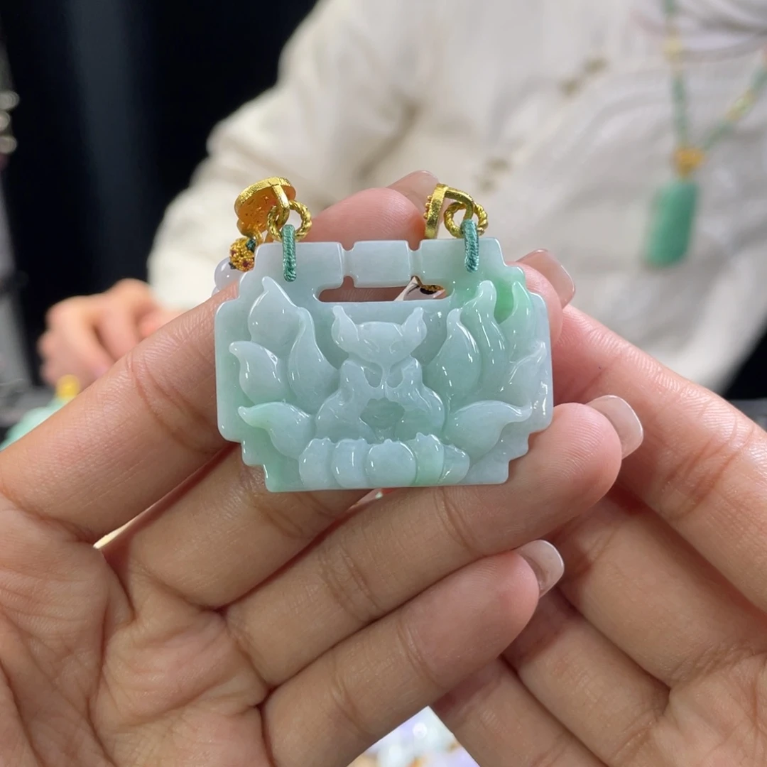 翡翠颈饰未镶嵌代编织
