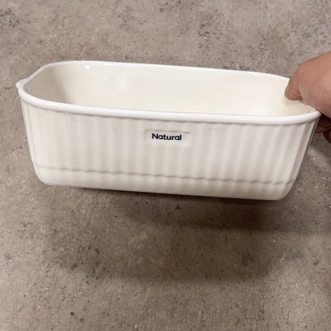 微瑕，不能明火，口径20高度6变形烤盘2个