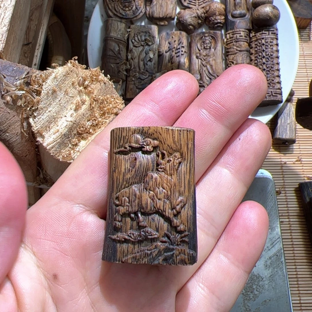 吊坠沉香绿棋虚空牛10.3克