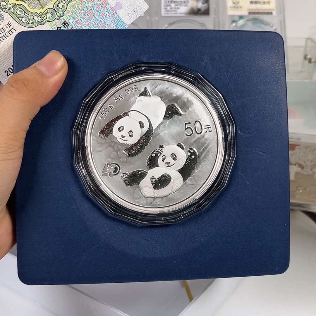 纯银2022年熊猫银币 150克 原盒证