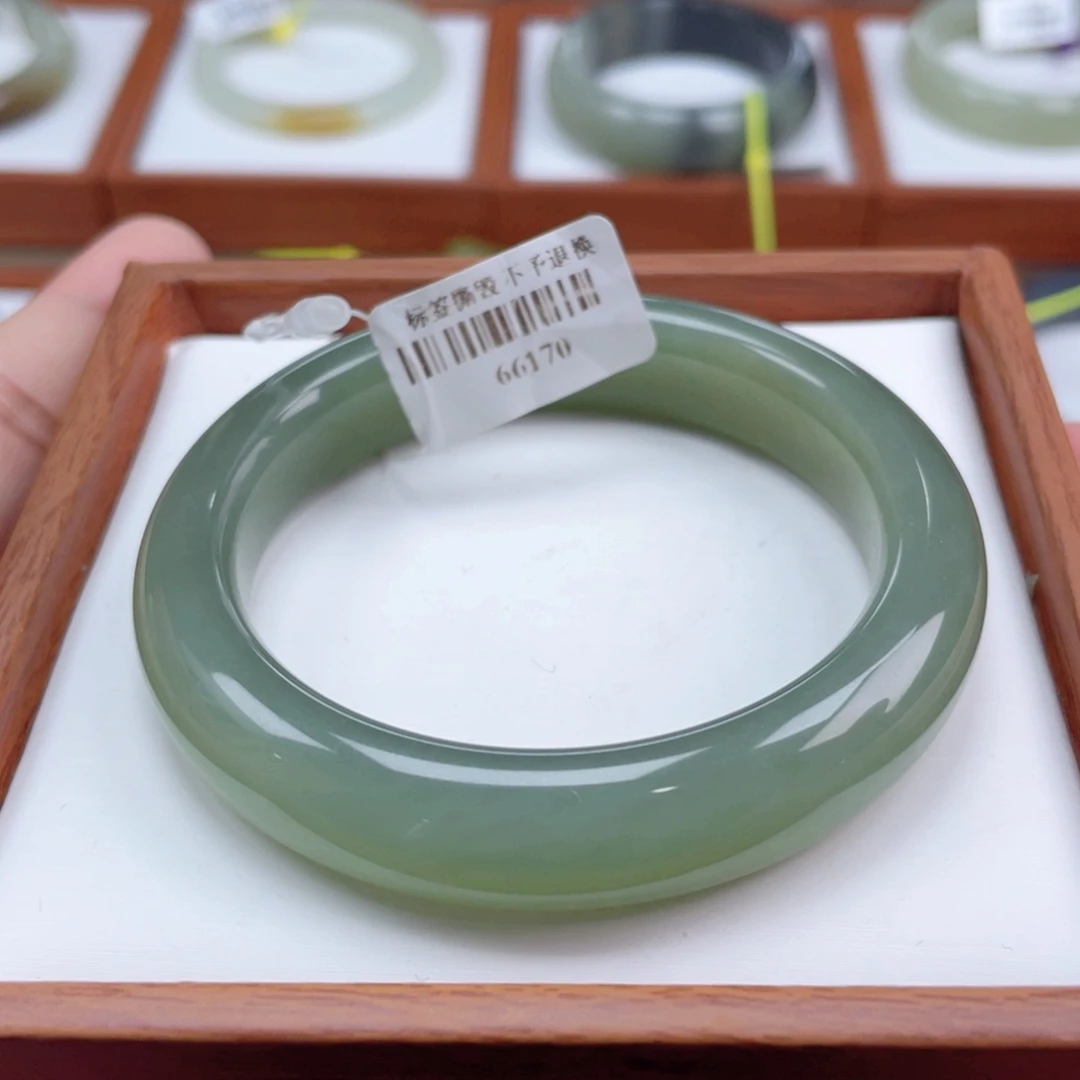 【闪购商品】未镶嵌手镯和田玉和田玉56