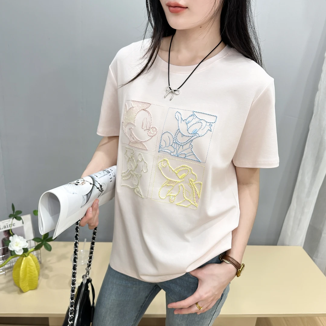 除了好看还是好看 四宫格米奇唐老鸭高飞布鲁拖 不谈钱谈钱伤感情