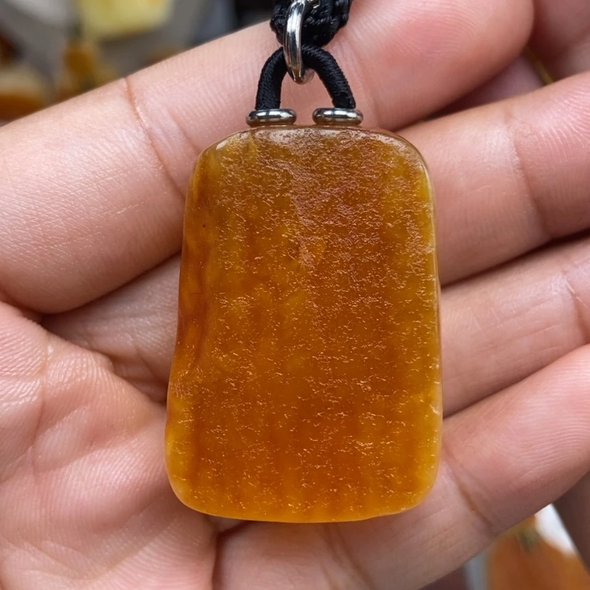 【闪购商品】琥珀颈饰未镶嵌