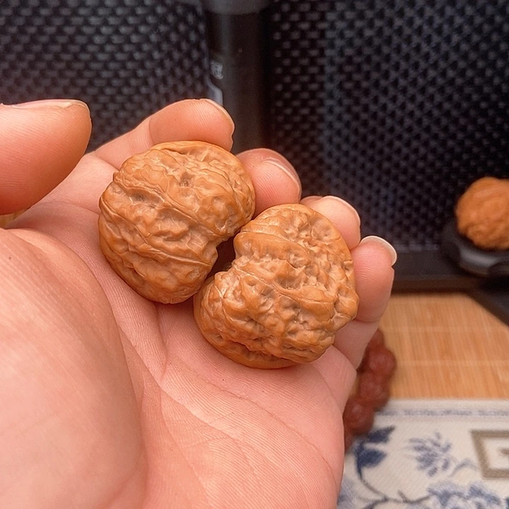 文玩核桃把件冬*树蛤蟆头