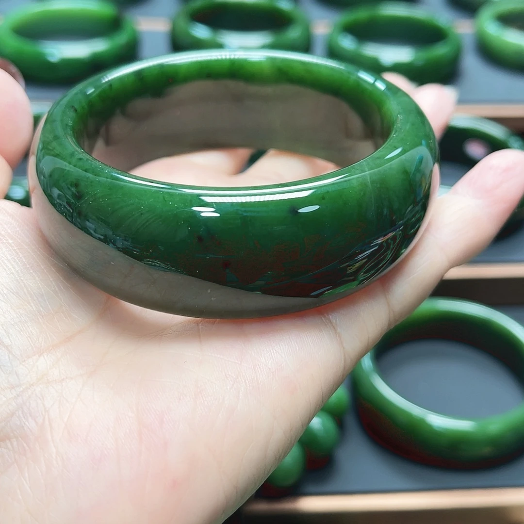 和田玉（碧玉）未镶嵌手镯