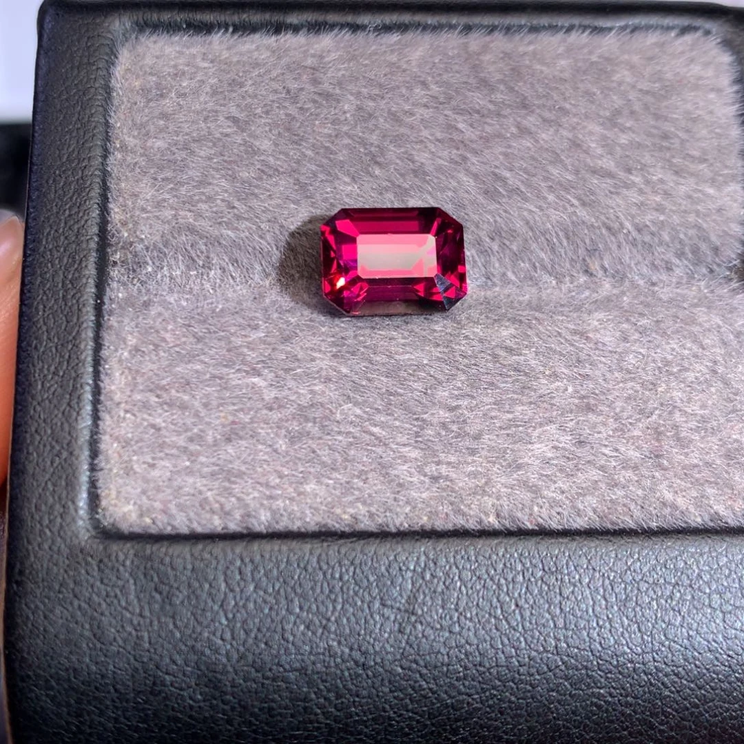 石榴石（紫牙乌）珠宝半成品未镶嵌4.175ct