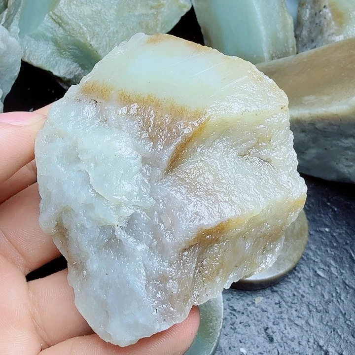 未镶嵌和田玉（糖玉）珠宝奇石