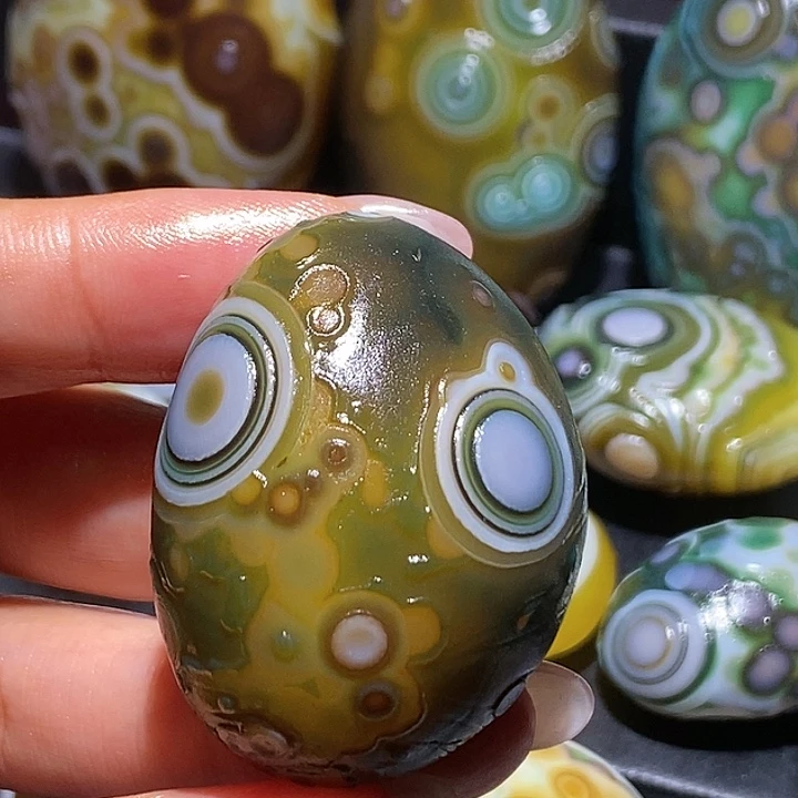 玛瑙/玉髓未镶嵌珠宝奇石81