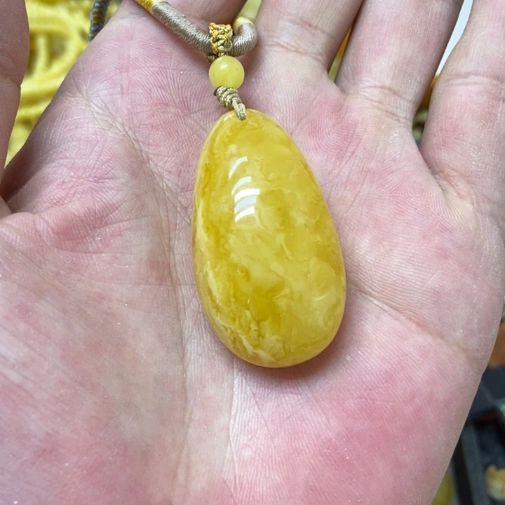 蜜蜡未镶嵌裸石吊坠