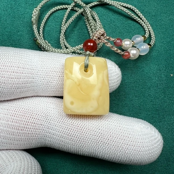 Y6850天然蜜蜡 俄料无事牌挂件19*24*9mm一物一图假一罚十