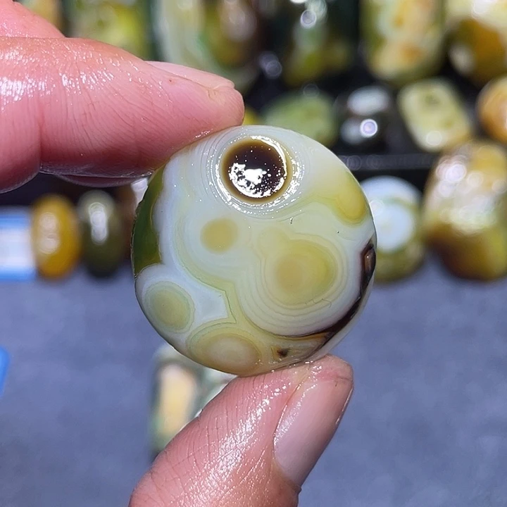 玛瑙/玉髓未镶嵌珠宝奇石