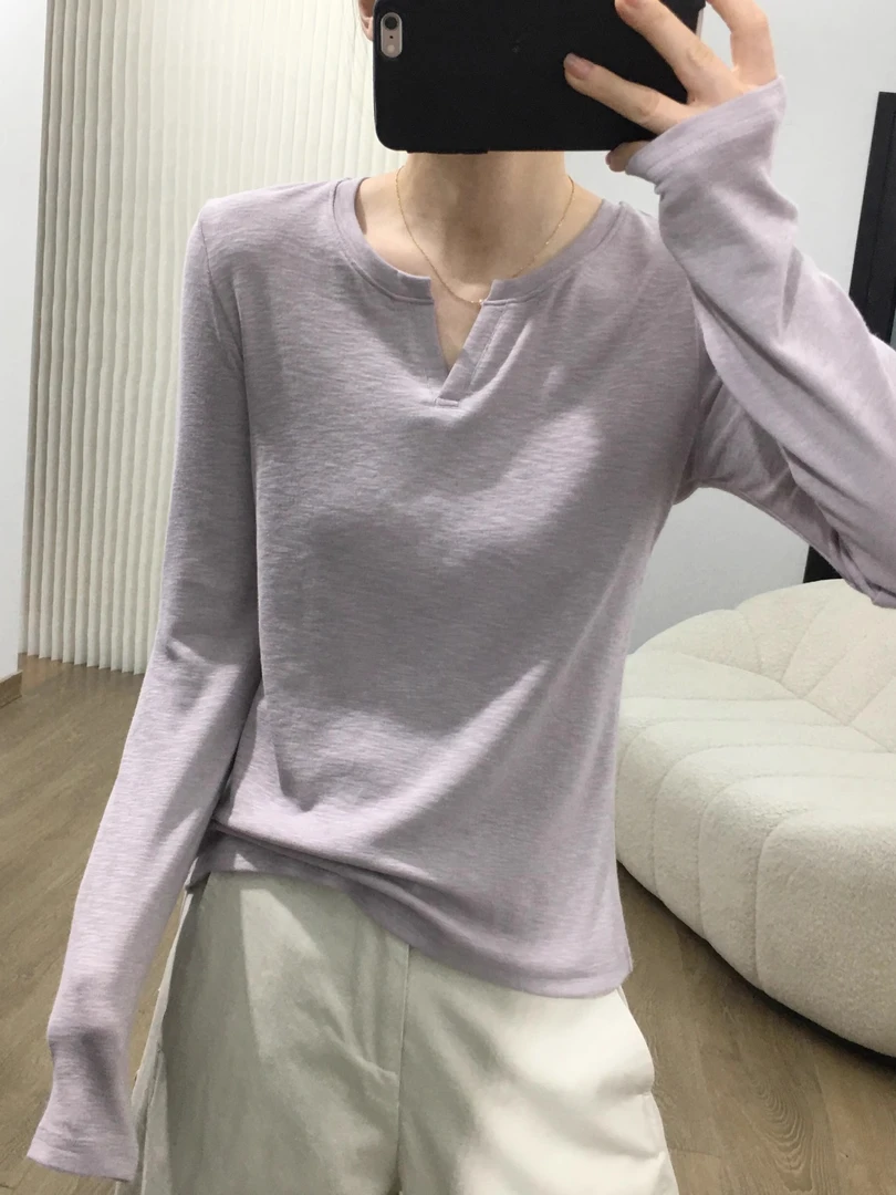 简约肌理感V领紫色正肩长袖T恤女秋季弹力棉修身内搭打底衫女上衣