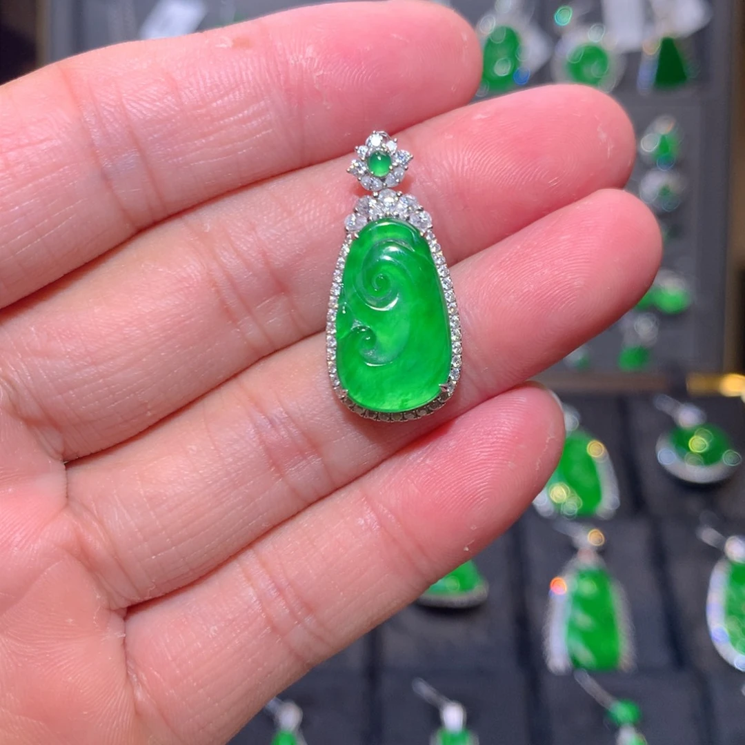 吊坠(不含链)18K金镶嵌翡翠如意