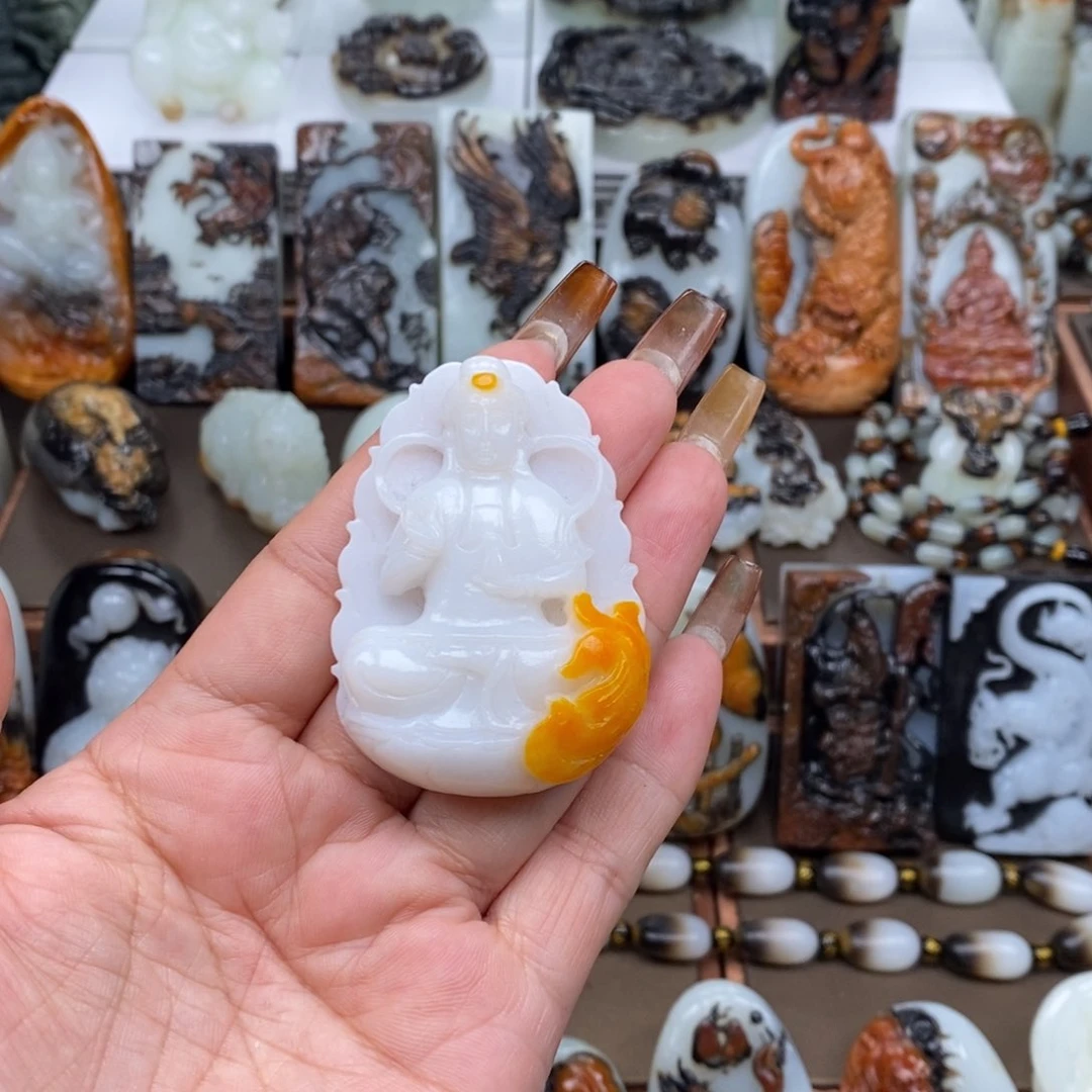 颈饰未镶嵌和田玉