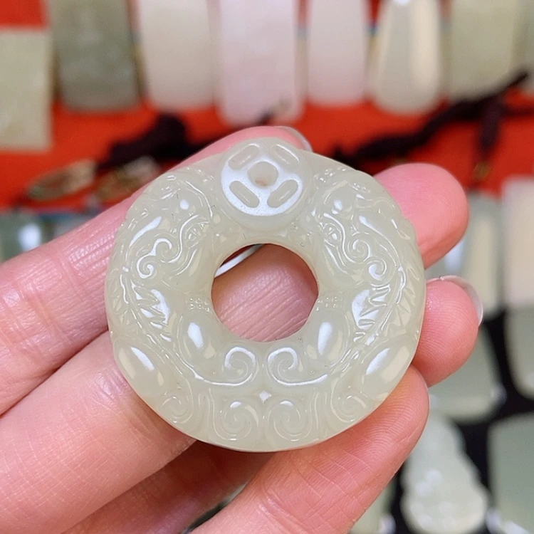 【闪购商品】颈饰未镶嵌和田玉