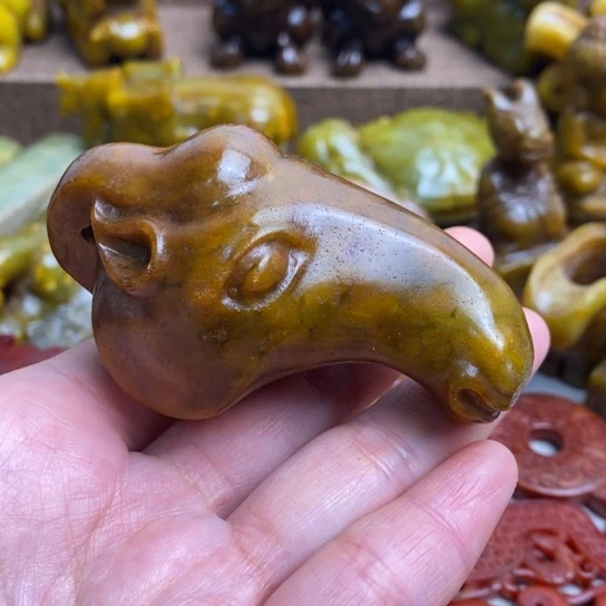 蛇纹石玉未镶嵌颈饰86
