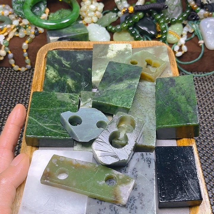 和田玉未镶嵌珠宝半成品牛*王