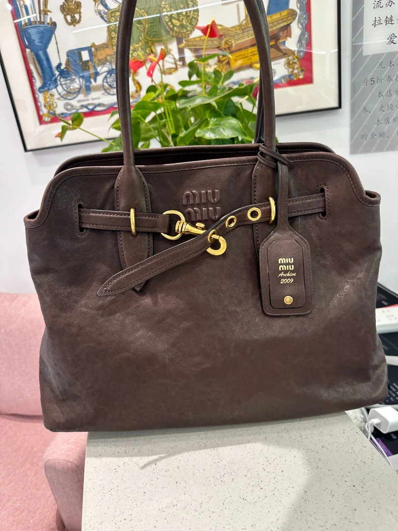 99新 MIU MIU/缪缪 安洁利严选手提托特包 620
