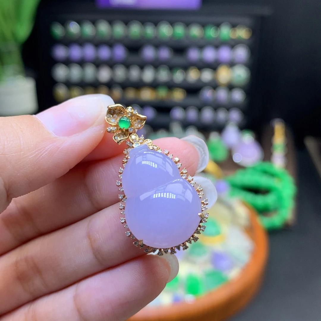 翡翠18K金镶嵌颈饰