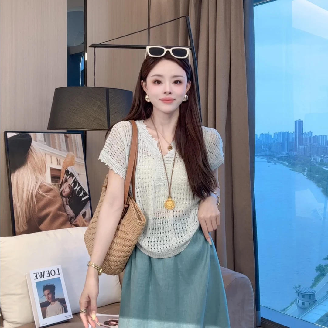 【晓溪服饰】夏季新款镂空短袖气质不褪色显瘦装V领针织衫6237