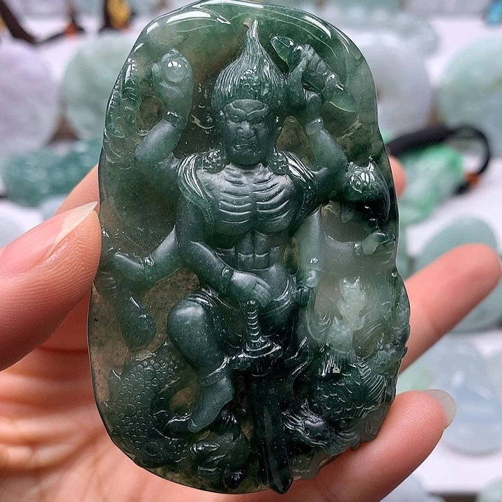 翡翠未镶嵌颈饰不动明王福利