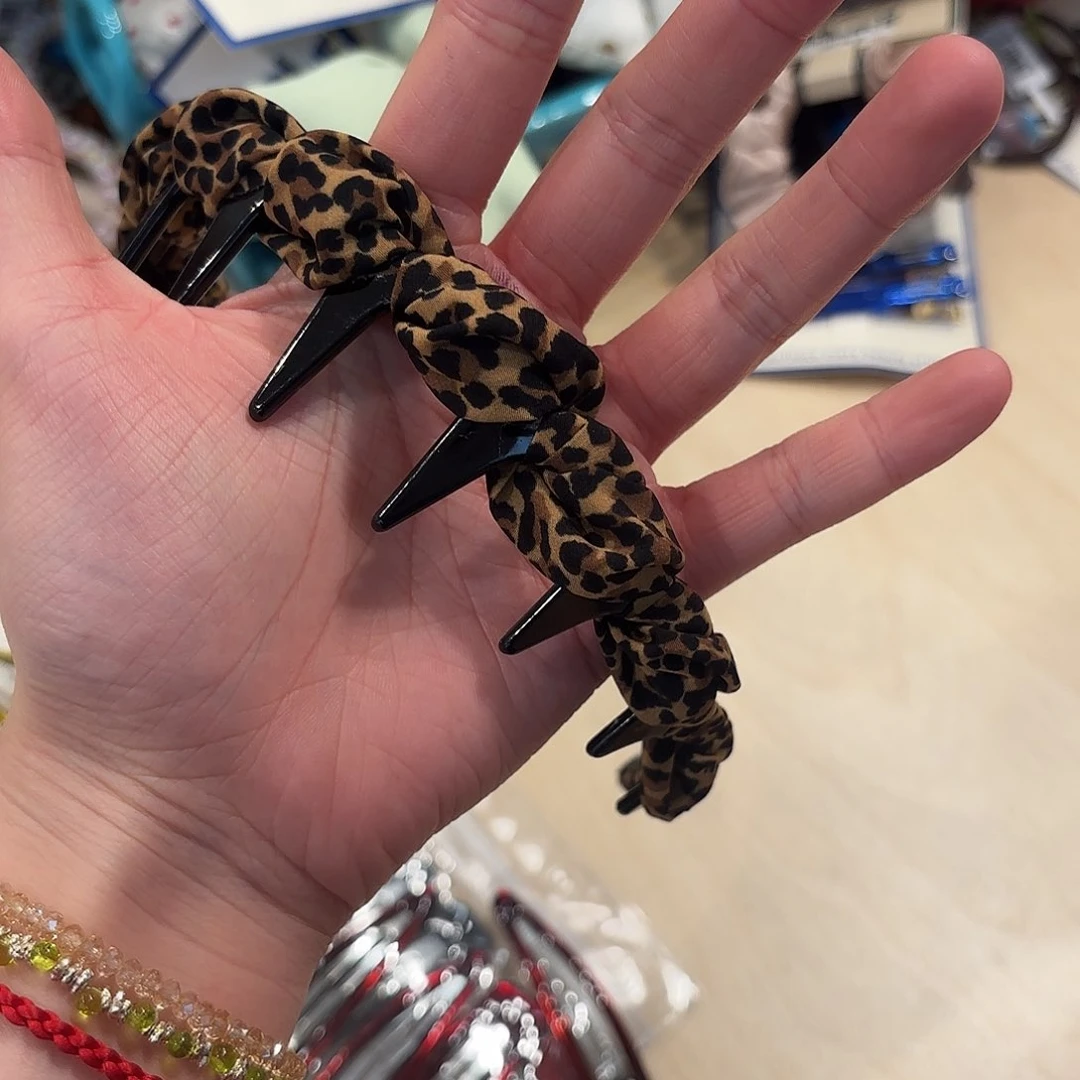 布艺铁合金豹纹刺刺发箍