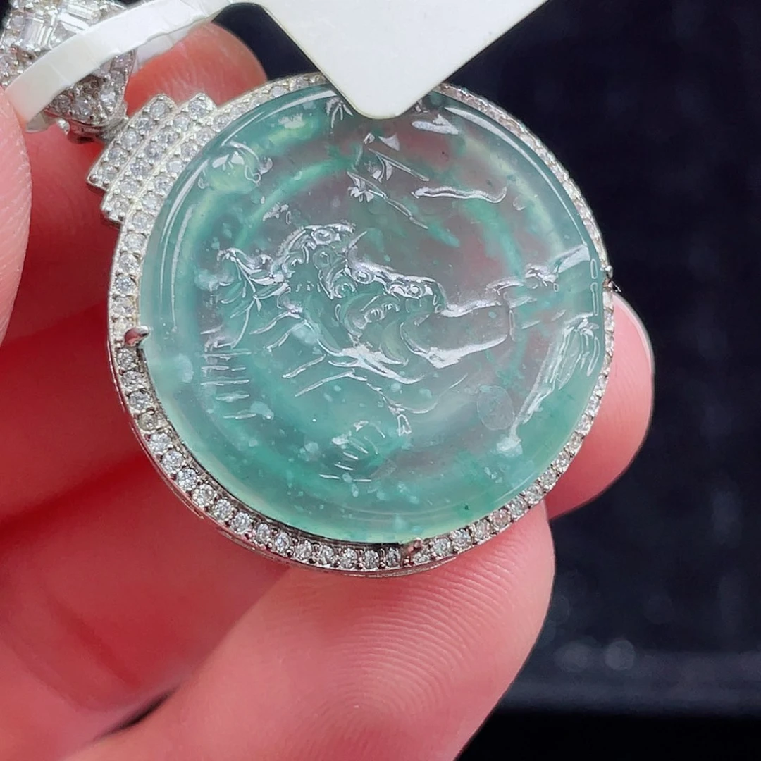 翡翠颈饰未镶嵌900，