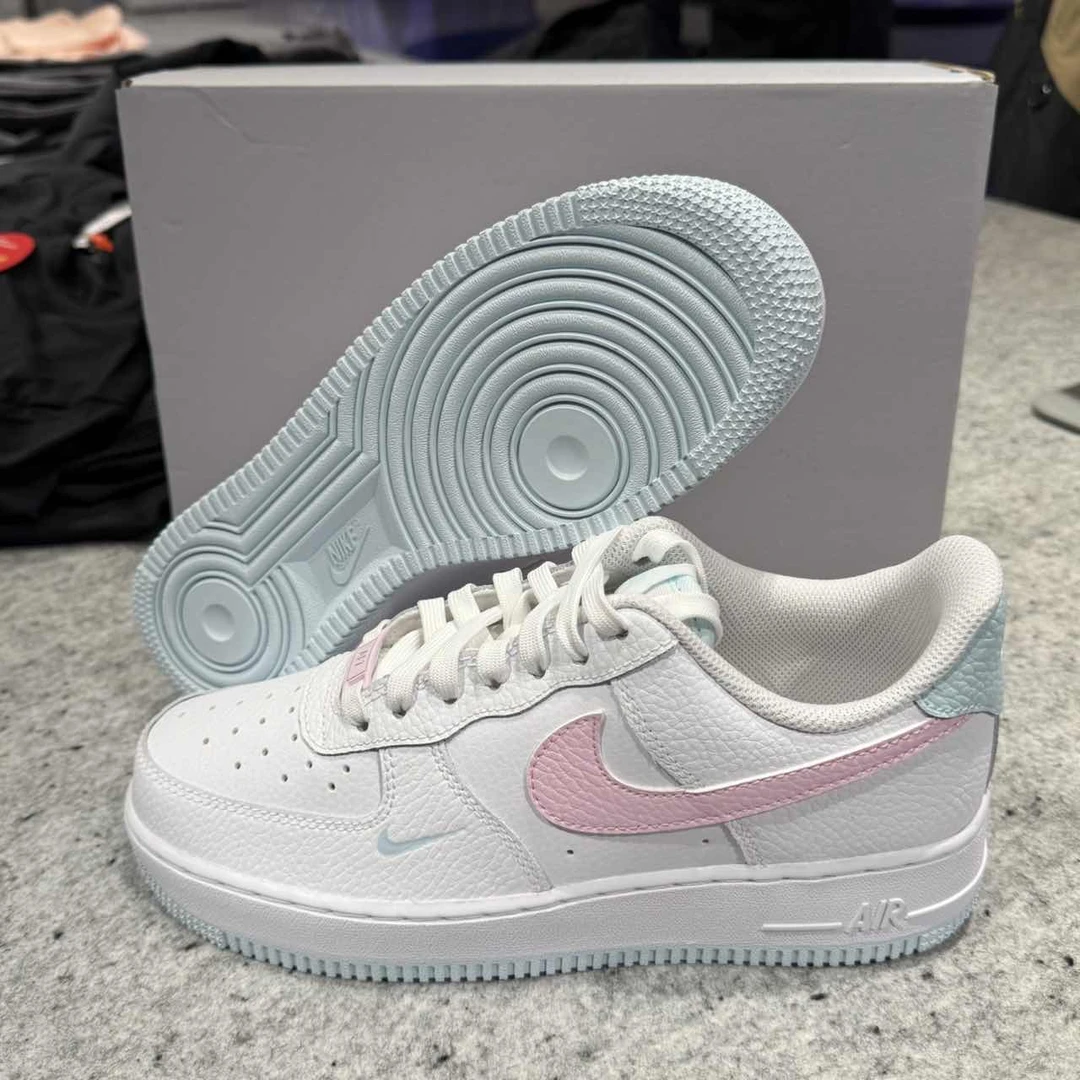 【滔搏联动】女子 AIR FORCE 1 '07空军一号运动休闲板鞋IH0640-161