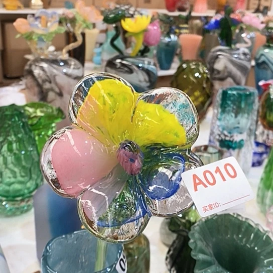 琉璃花瓶高40厘米宽6厘米