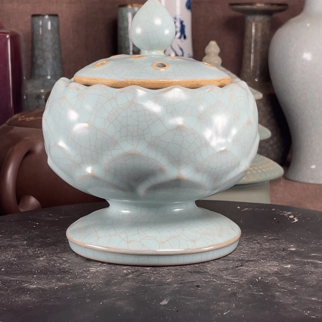 炉汝窑莲花熏炉一个