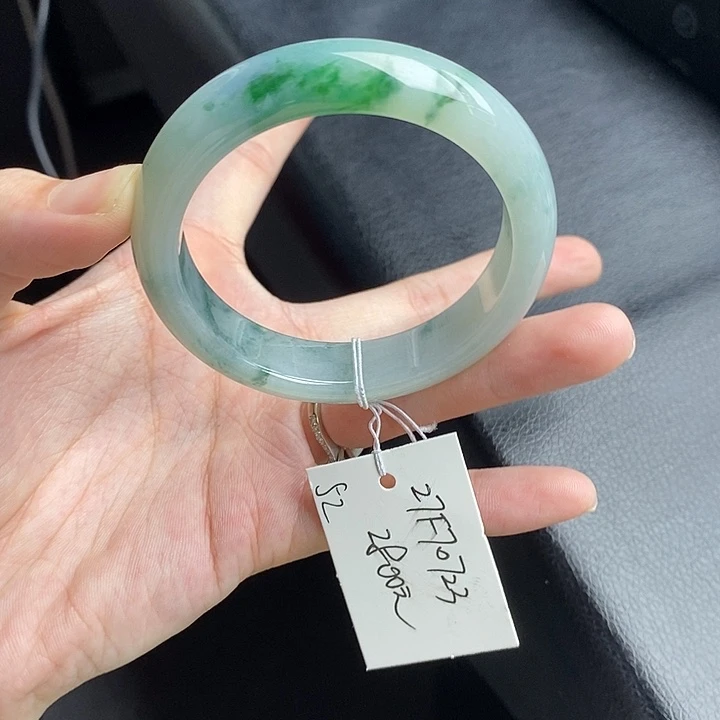 翡翠手镯未镶嵌52圈口