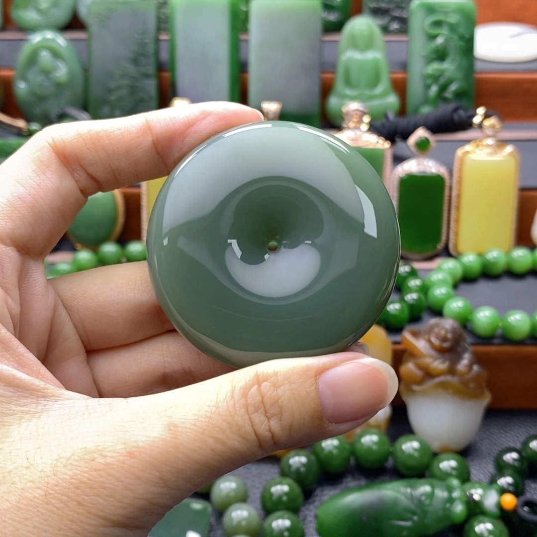 颈饰未镶嵌和田玉（碧玉）大*粉青平安扣