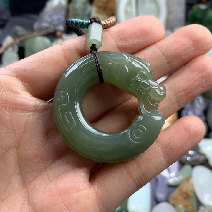 颈饰未镶嵌和田玉