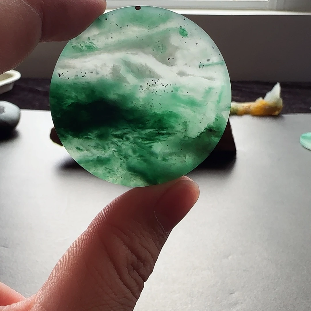 石英质玉（非洲翠）未镶嵌颈饰