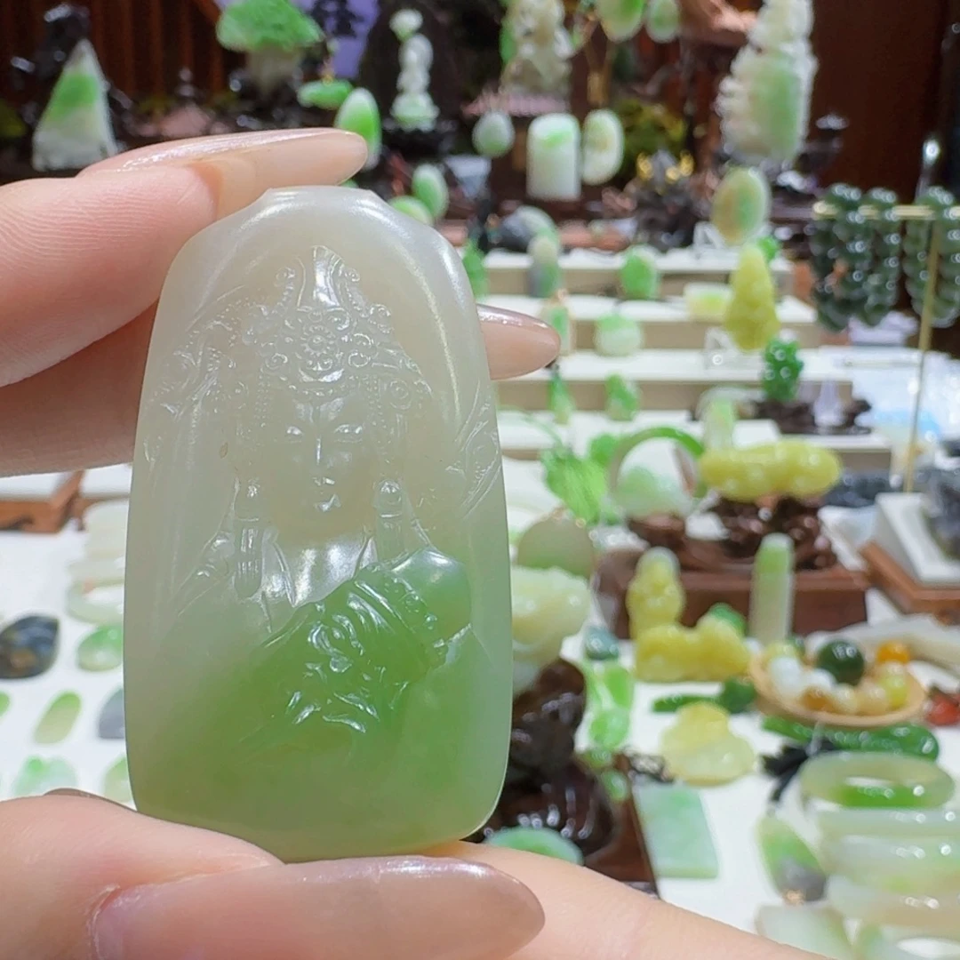 和田玉（翠青玉）未镶嵌挂件翠青扎基拉姆