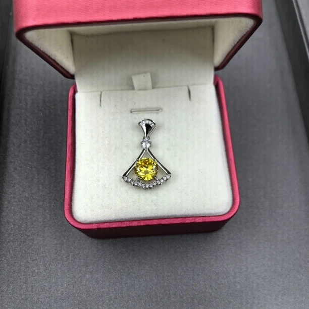 【经典永恒  光芒四射】 吊坠 GDJ9762