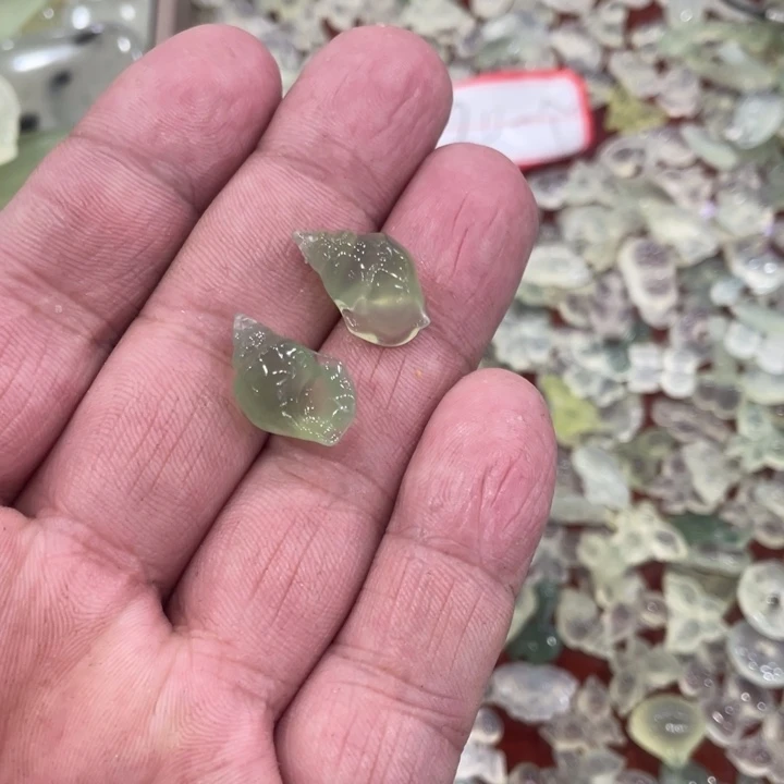蛇纹石玉合金颈饰