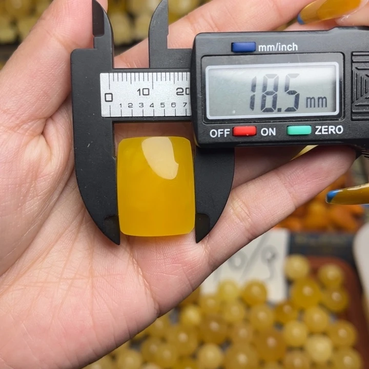 蜜蜡未镶嵌珠宝奇石171-天然蜜蜡满蜡无事牌吊坠