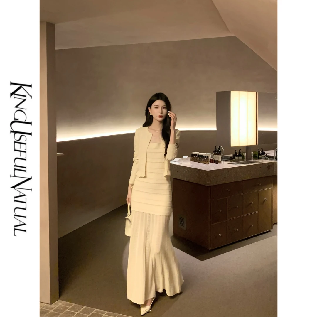 KUN【丹麦旧时光】重工织造 法式镂空花纹针织肌理修身连衣裙套装