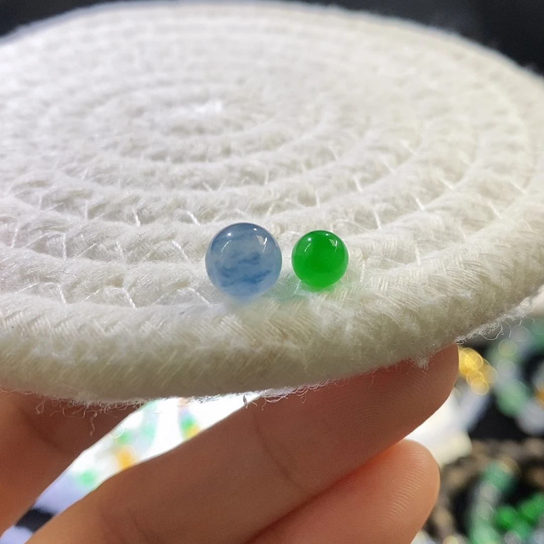 未镶嵌挂件翡翠一对小色标